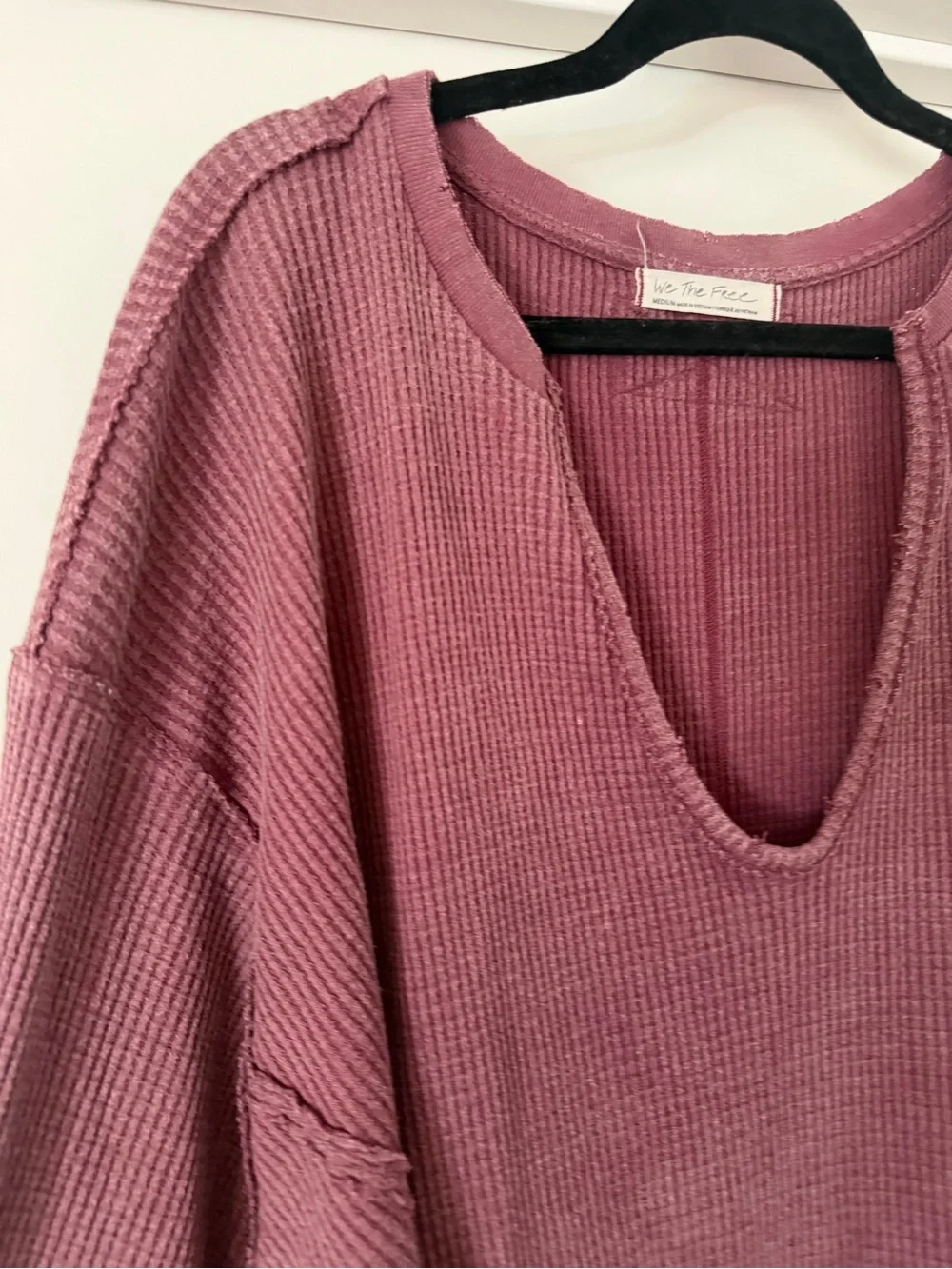 Free People Relaxed Waffle V-Neck Sweater in Mauve